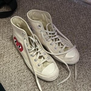 CDG CONVERSE. HIGH TOP. SIZE 7 WMN. USED